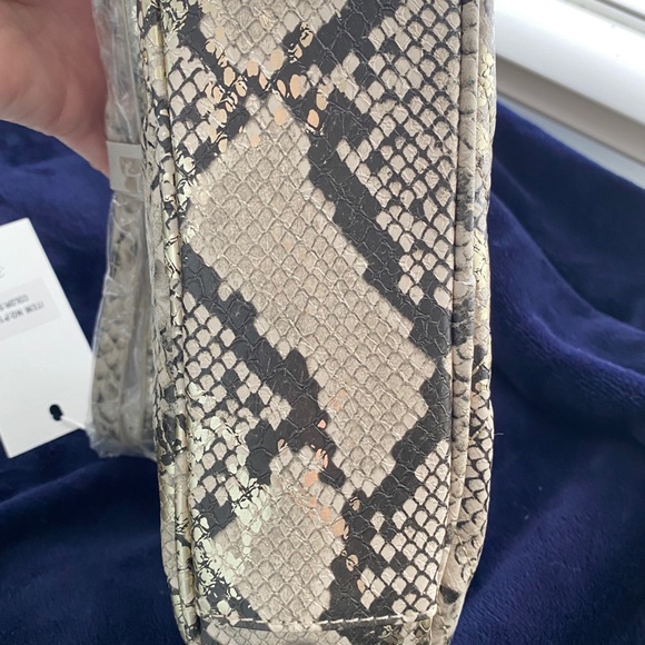 Python print Camera style bag with strap - Picture 8 of 8